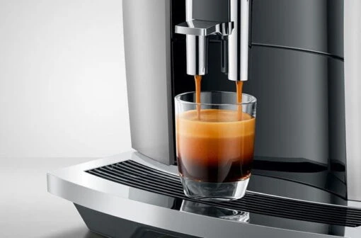 JURA E8 Platin (EB) Met €49 Gratis Koffie -Koffie Korting Winkel jura e8 eb platin koffiemachine koffie